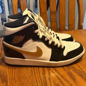 Nike Air Jordan White and Gold Sneakers